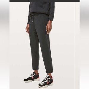 Lululemon Black Drawstring Elastic Waist City Sleek Scuba Sweatpants Sz. 4